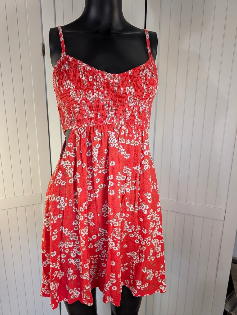 Roxy Hot Tropics Floral Cutout Mini Dress M Red Smocked Viscose Beach Boho